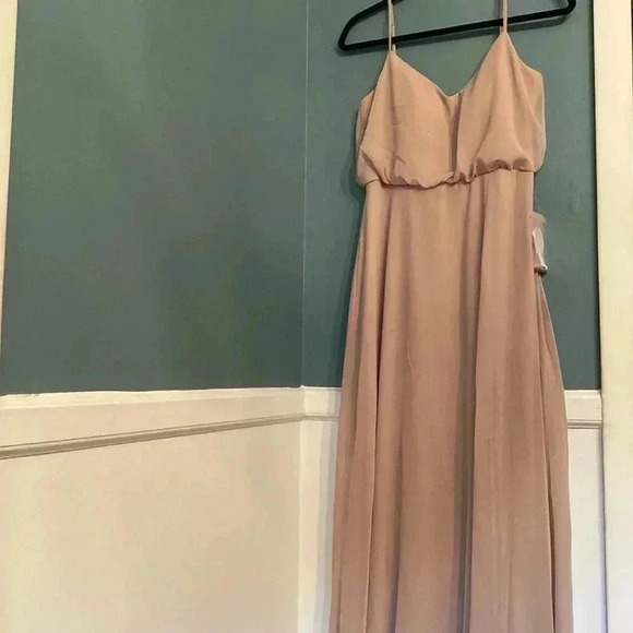 Birdy Grey Dresses & Skirts - Birdy Grey NWT taupe gwennie dress with pockets - maci - empire waist - small